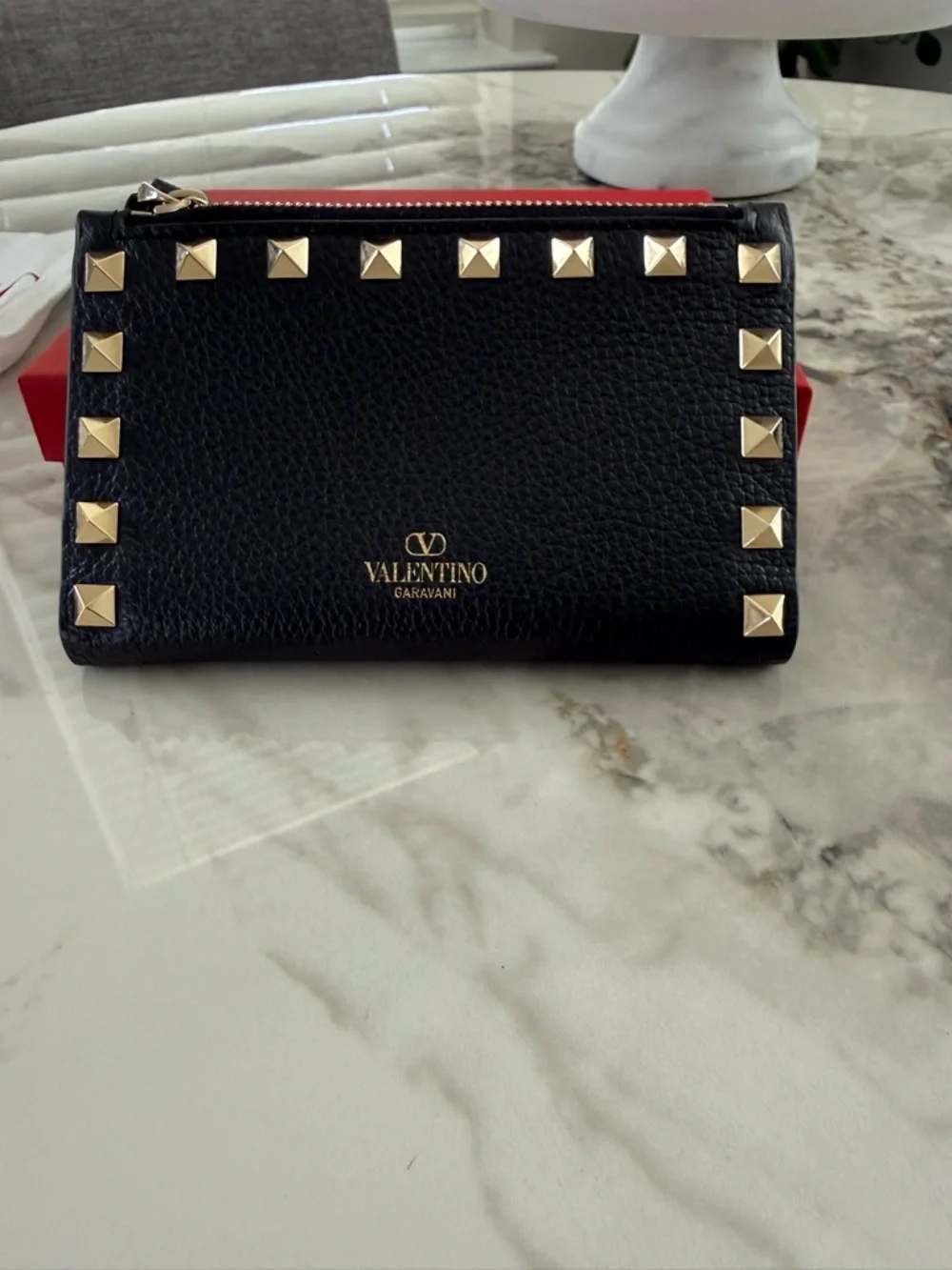 Stunning Red/ Black Valentino Garavani wallet - Picture 2 of 13